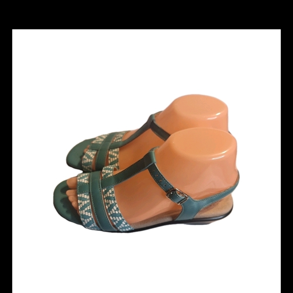 SAS Capri Teal Strappy T‑Bar Sandals with Patterned Accent. Size 7 M - Picture 2 of 10